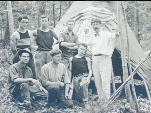 PERKEMBANGAN PRAMUKA DI DUNIA: MENGHADAPI PERANG DALAM SATU 